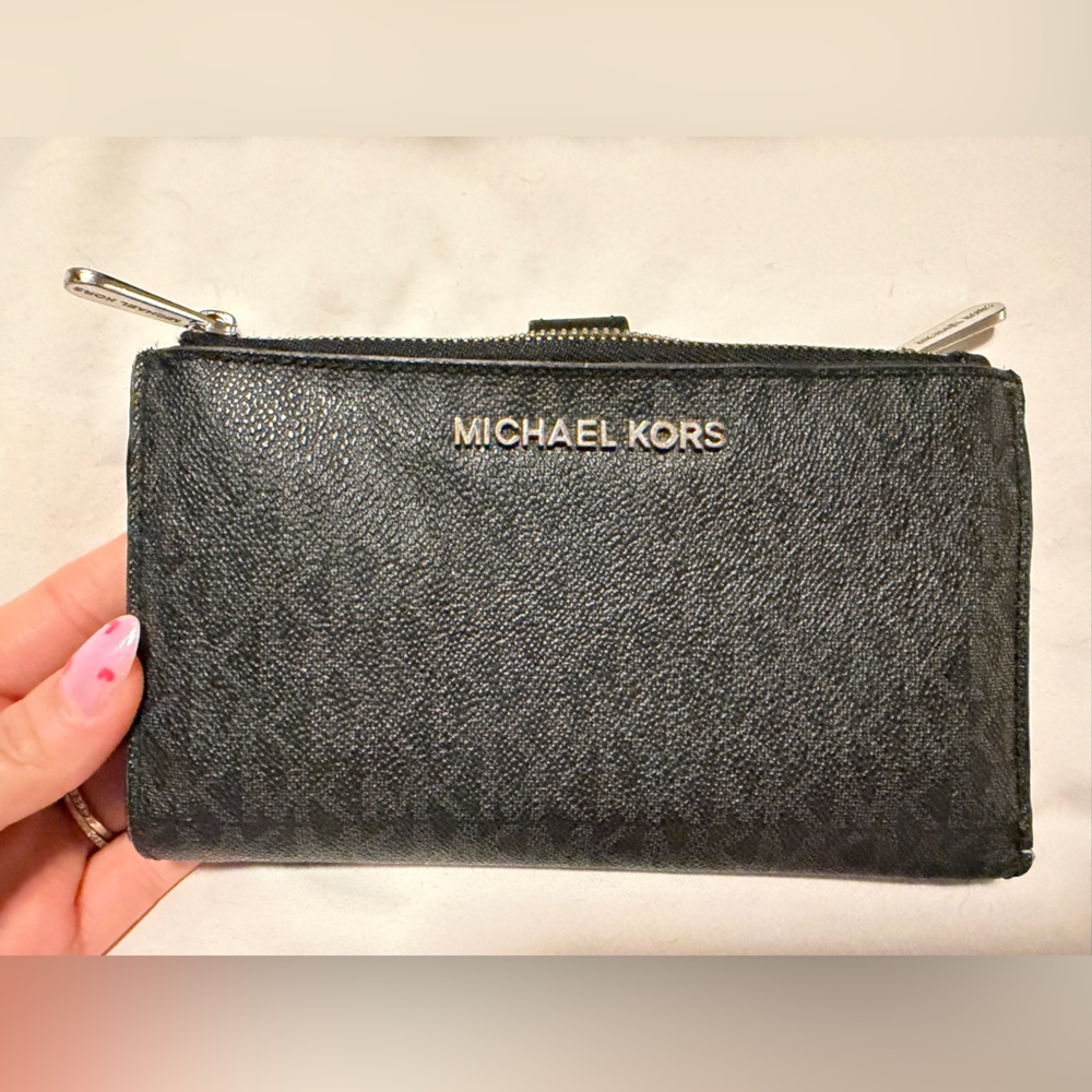 Michael Kors Black Pebbled Leather Zip wallet